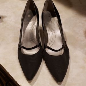Tahari Melanie size 9.5